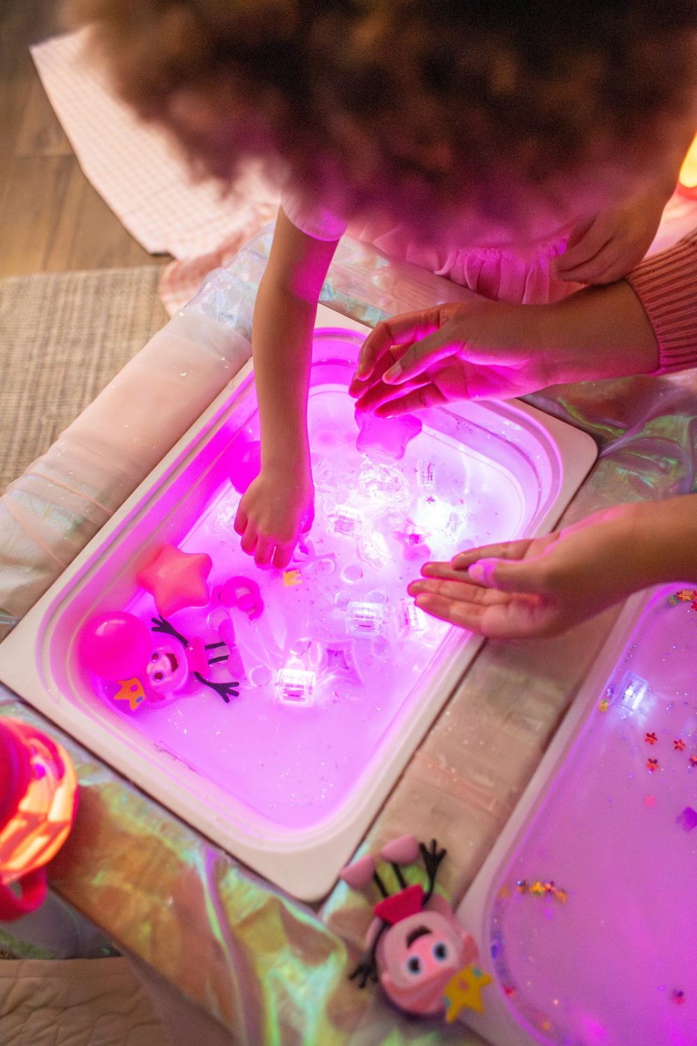 Glo Pals, CASE x5 IDA Kostki sensoryczne świecące w wodzie Księżniczka - zabawka kąpielowa, kolor różowy2